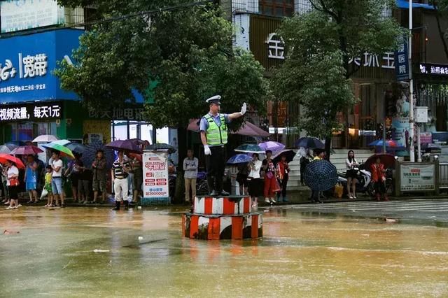 福建暴雨最新事件，天灾无情，人间有爱